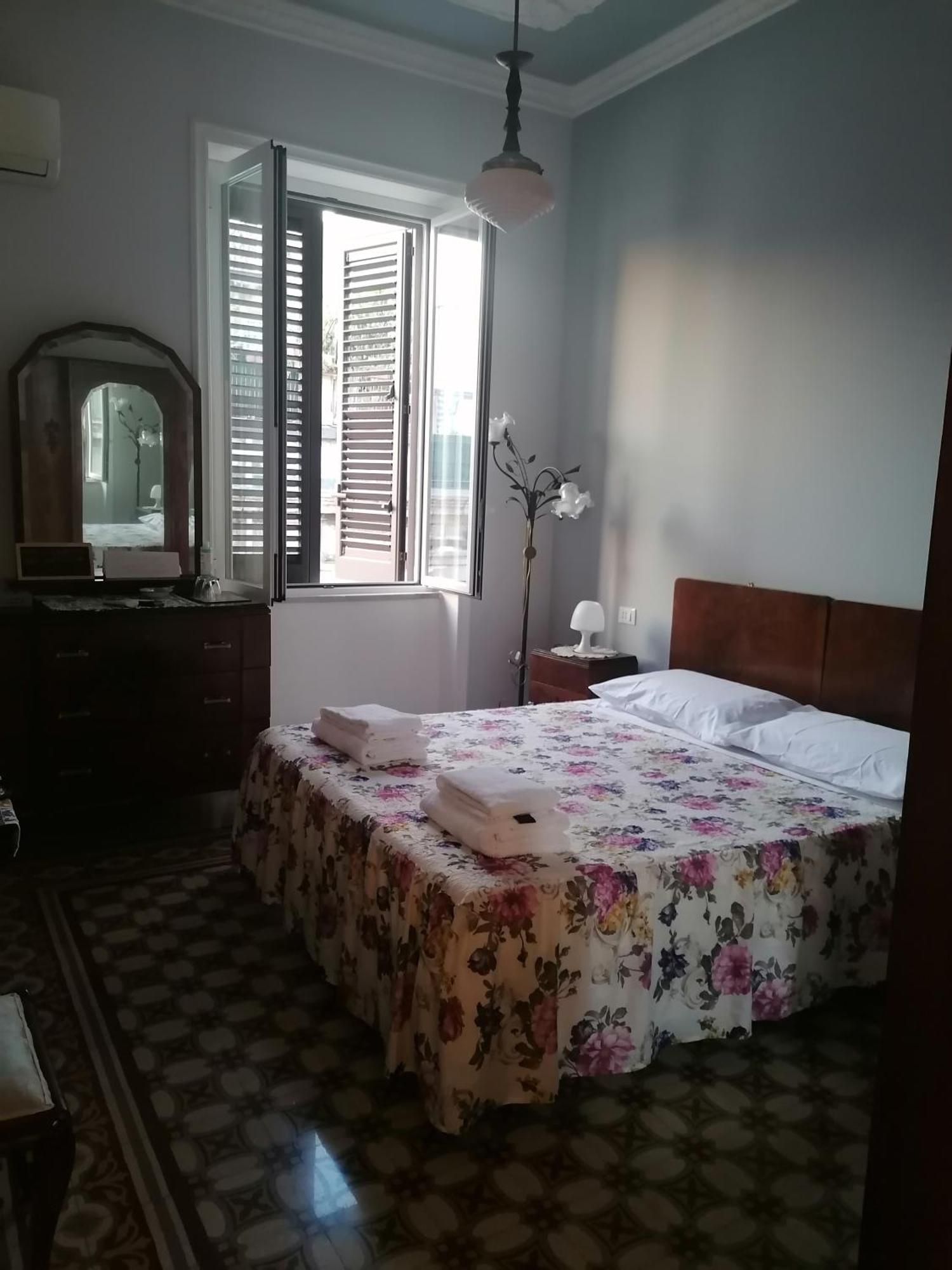 Battisti 18 Vintage Rooms Palermo Zewnętrze zdjęcie